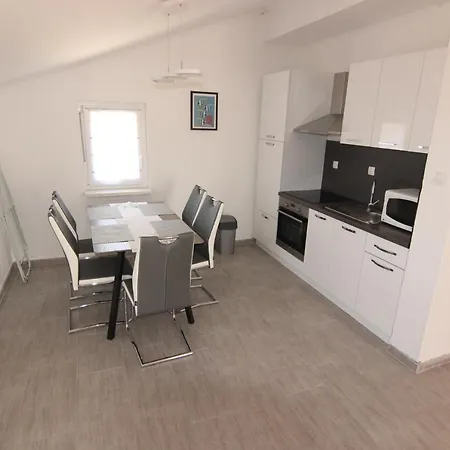 Two Bedroom Kozjak Apartament *