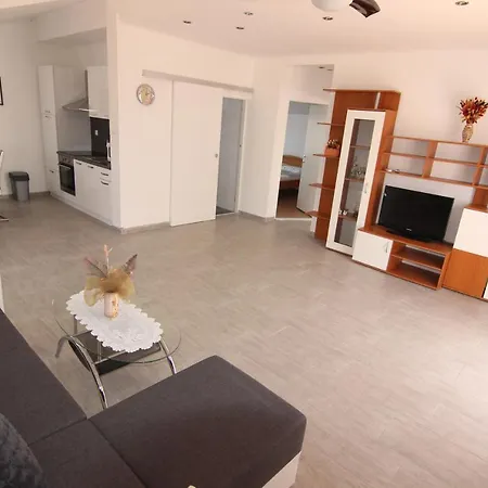 Two Bedroom Kozjak Apartament